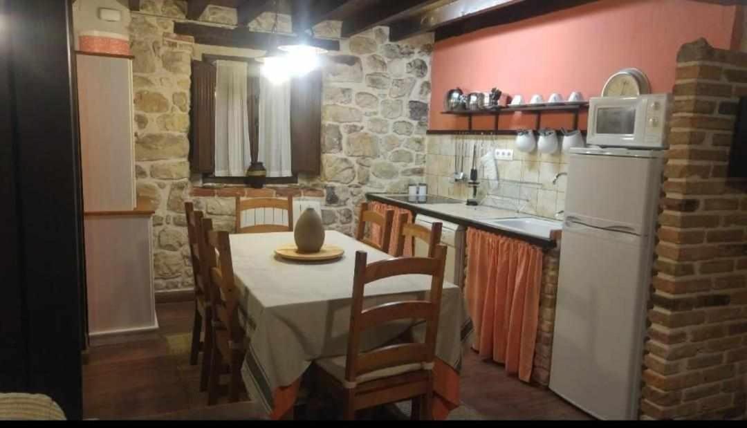 La Gesta Picos De Europa Villa Poo  Exterior photo